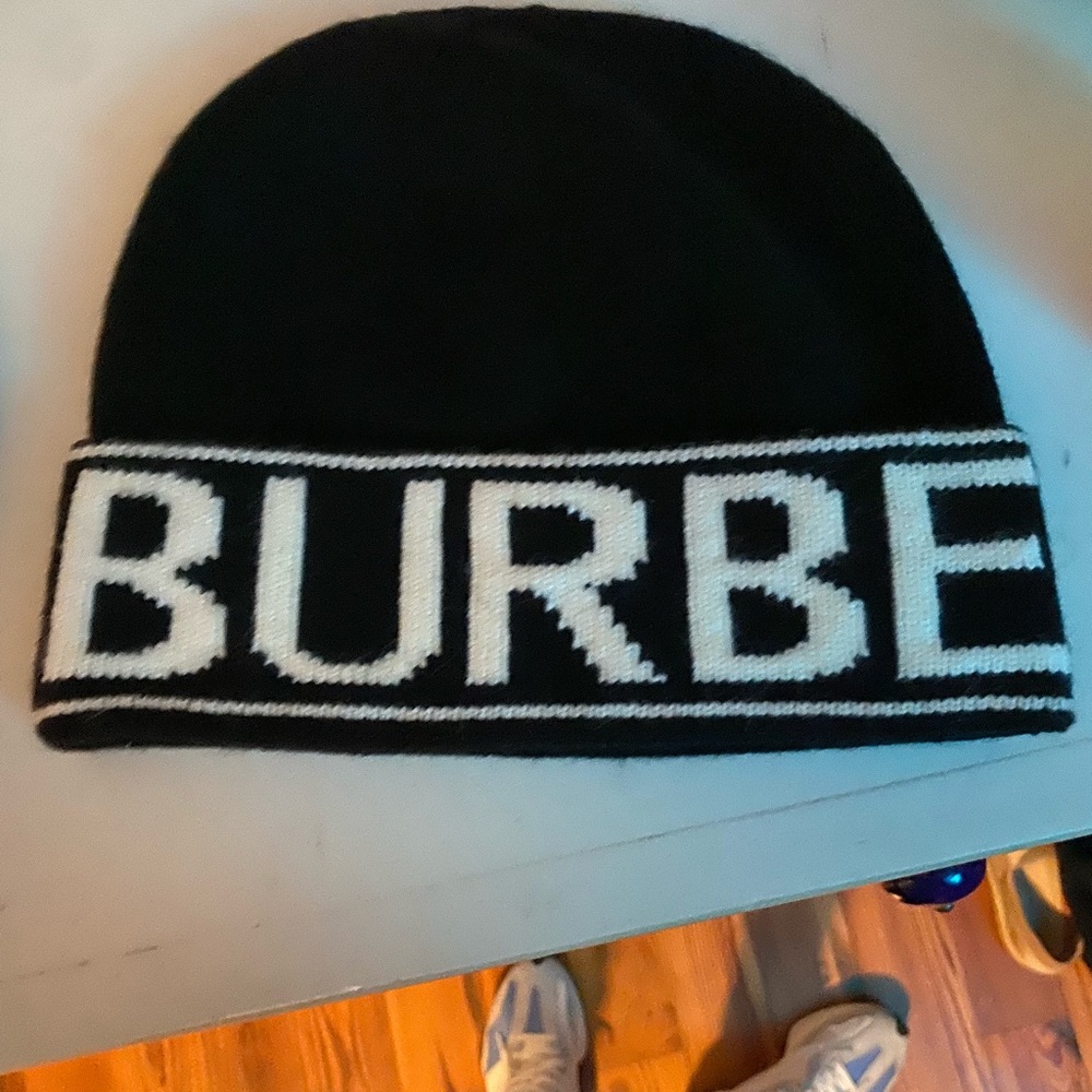 Burberry beanie